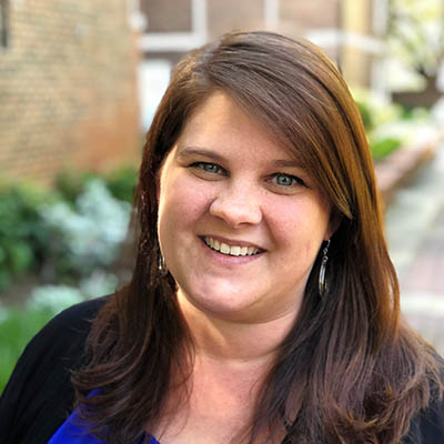 Headshot of Laurie Barnhill.